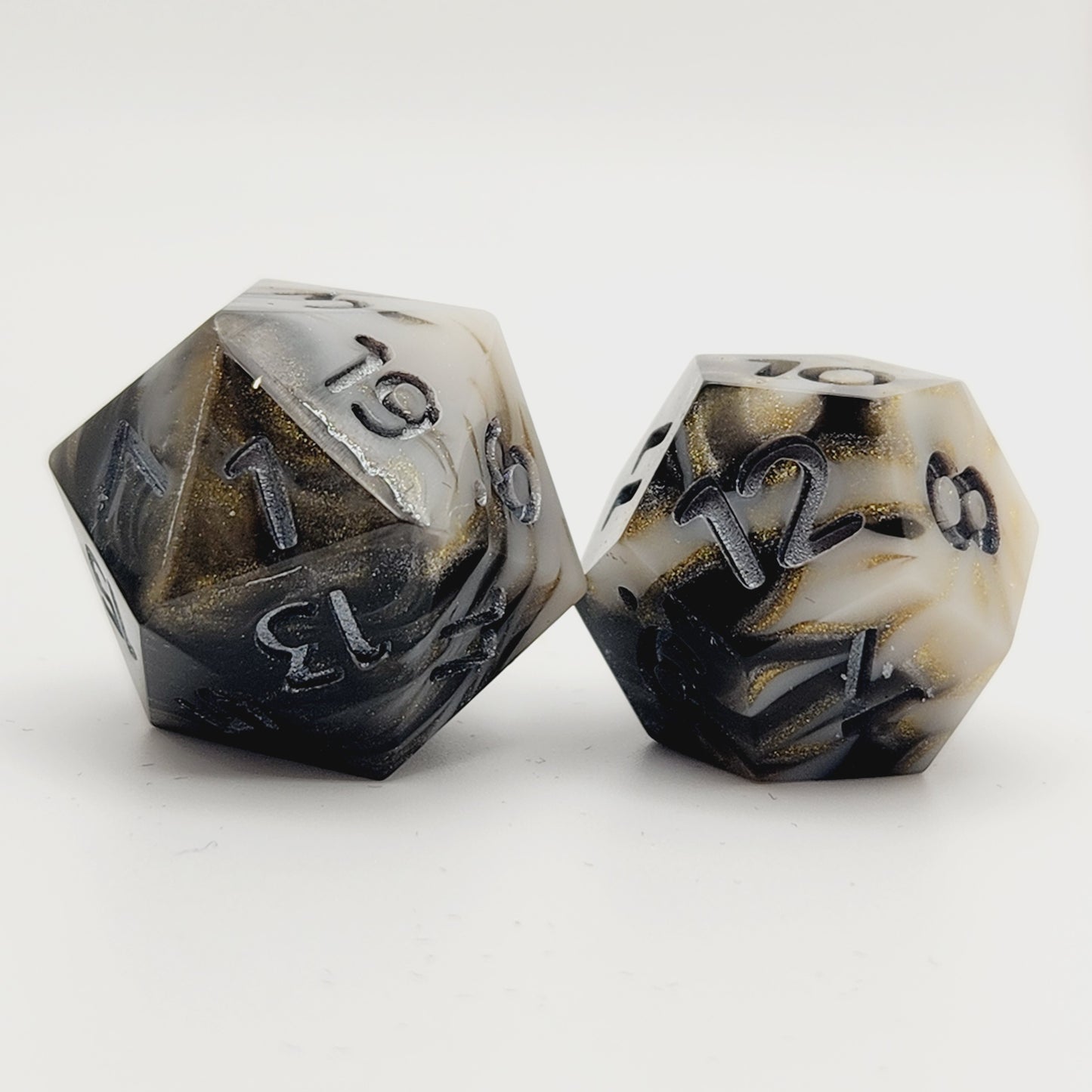 Marbled Wonder - 7 piece dice set