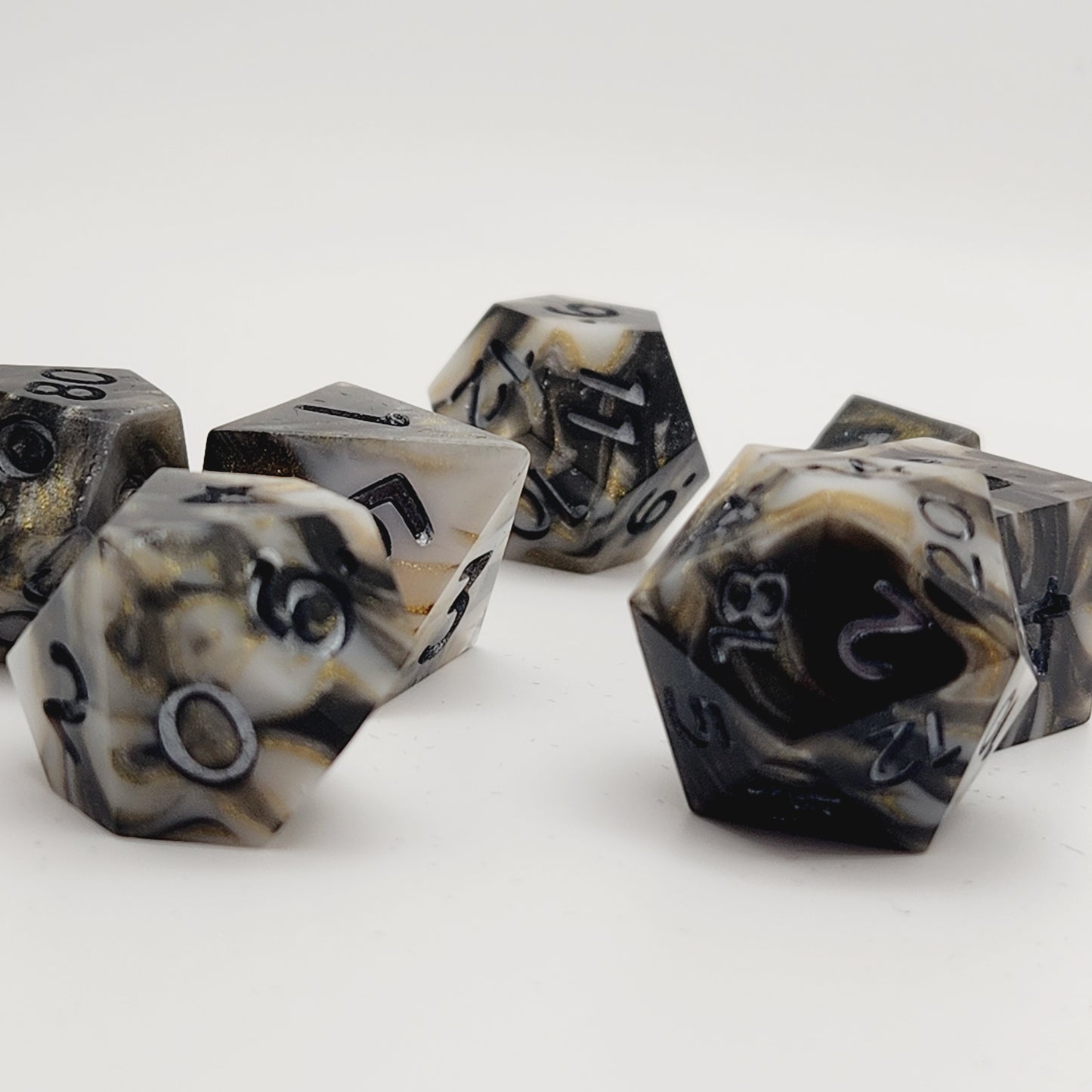 Marbled Wonder - 7 piece dice set